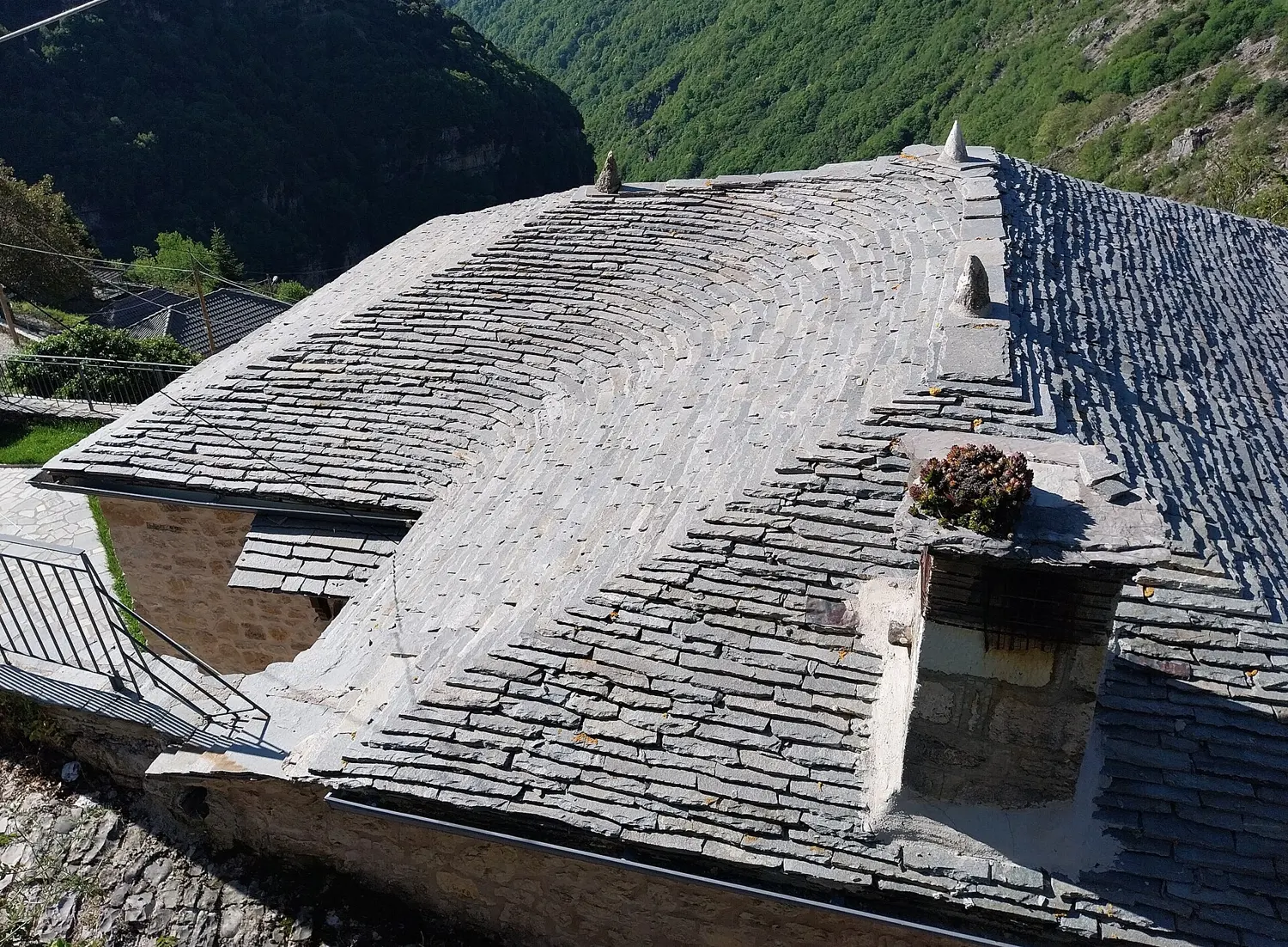 Une toiture en ardoise
